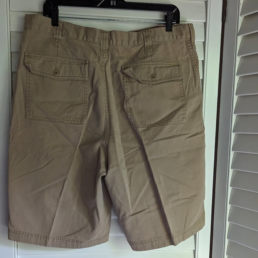 Men's Shorts - Old Navy - Picture 2 of 3